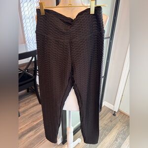 New With Tags…Boutique Black Honeycomb Leggings…Size Large